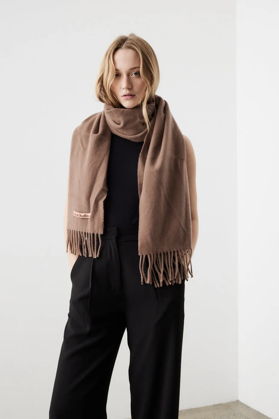 Acne Studios -  Canada NR New Scarf - Scarf